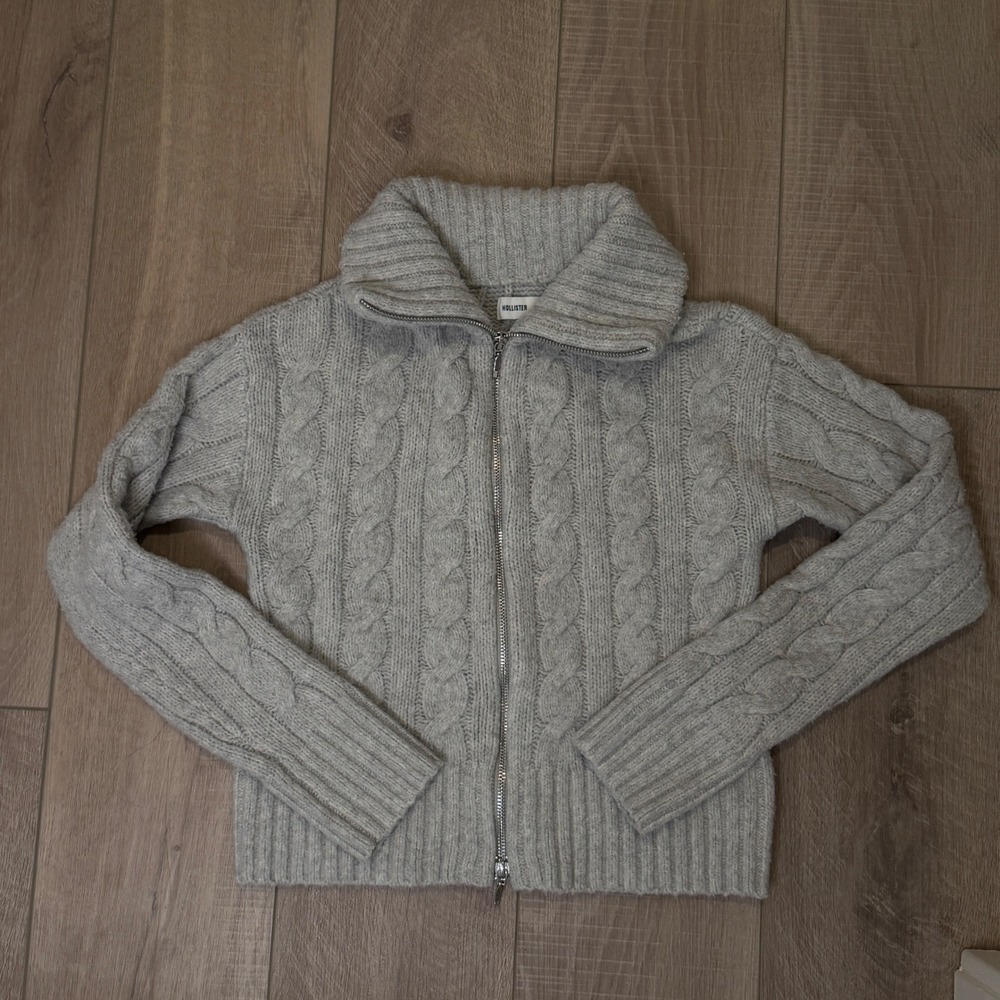 Hollister Gray Cable Knit Full Zip Sweater
